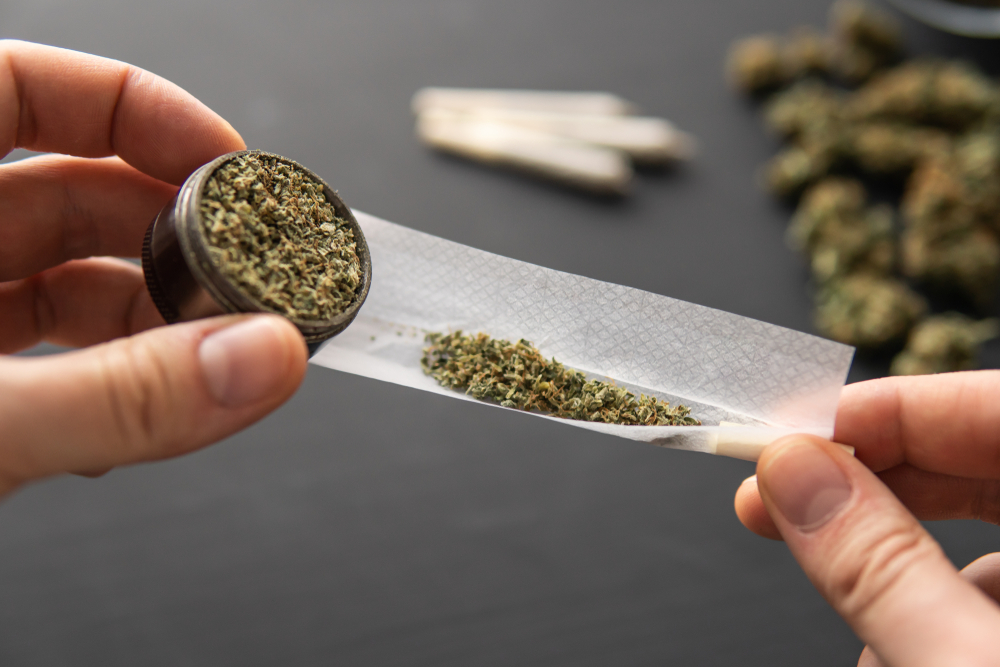 how to use a weed grinder tips